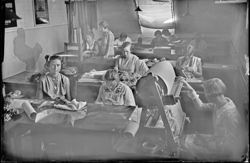 Textilklasse der Kunstgewerblichen Abteilung, ca. 1920, Archiv ZHdK